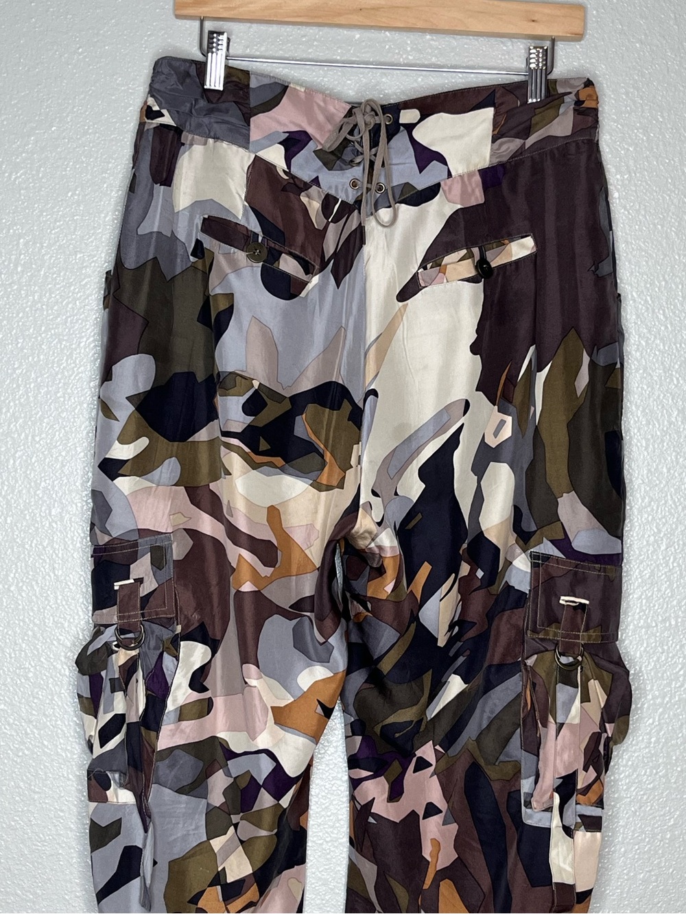 L.A.M.B 100% Silk Camo Y2K Multi-Colored Cargo Pants Sz 8 - Picture 6 of 16